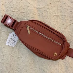 Lululemon wanderlust belt bag in pink
